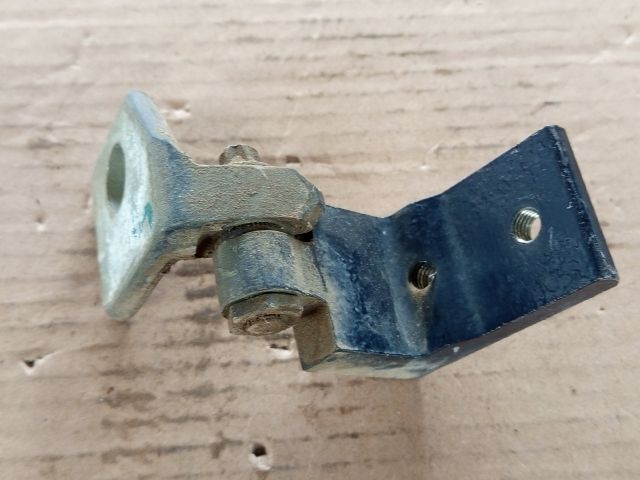 bontott OPEL CORSA D Jobb hátsó Alsó Zsanér