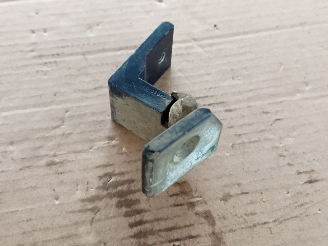 bontott OPEL CORSA D Jobb hátsó Alsó Zsanér