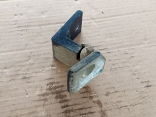 bontott OPEL CORSA D Jobb hátsó Alsó Zsanér