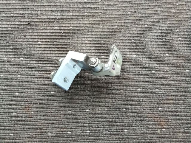 bontott OPEL CORSA D Jobb hátsó Alsó Zsanér