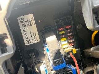 bontott OPEL CORSA D Jobb hátsó Biztonsági Öv Csat