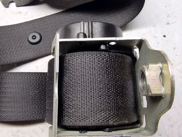 bontott OPEL CORSA D Jobb hátsó Biztonsági Öv