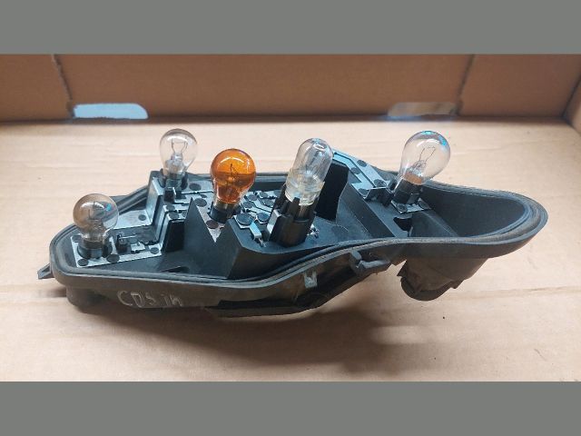 bontott OPEL CORSA D Jobb Hátsó Lámpa Foglalat