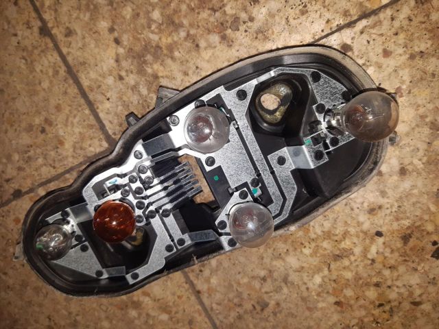 bontott OPEL CORSA D Jobb Hátsó Lámpa Foglalat