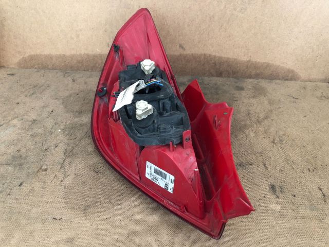 bontott OPEL CORSA D Jobb Hátsó Lámpa