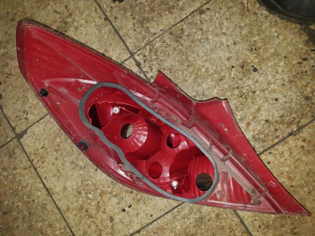 bontott OPEL CORSA D Jobb hátsó Lámpabúra