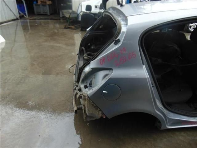 bontott OPEL CORSA D Jobb hátsó Sárvédő