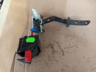 bontott OPEL CORSA D Jobb hátsó Ülésállító Kapcsoló