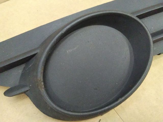 bontott OPEL CORSA D Jobb Ködlámpa Rács