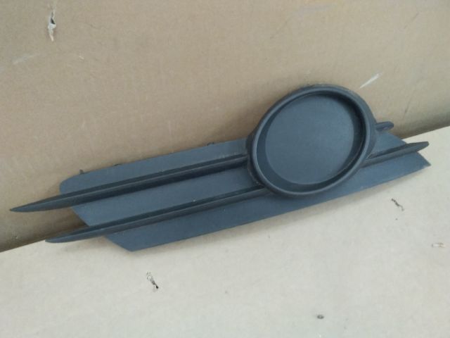 bontott OPEL CORSA D Jobb Ködlámpa Rács