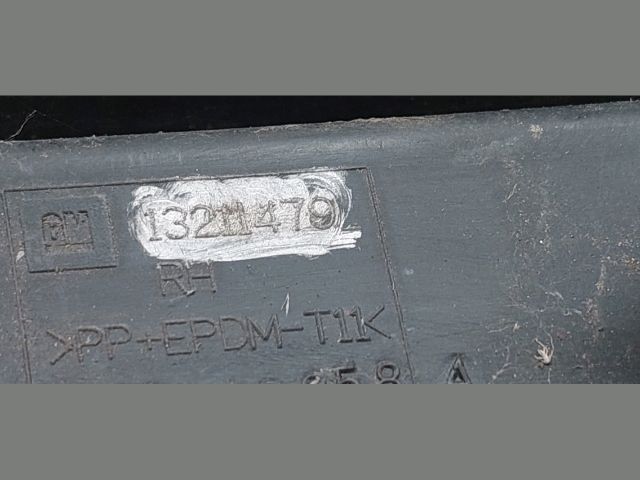 bontott OPEL CORSA D Jobb Ködlámpa Rács