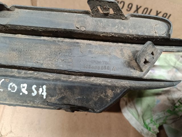 bontott OPEL CORSA D Jobb Ködlámpa Rács