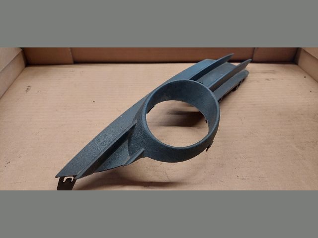 bontott OPEL CORSA D Jobb Ködlámpa Rács