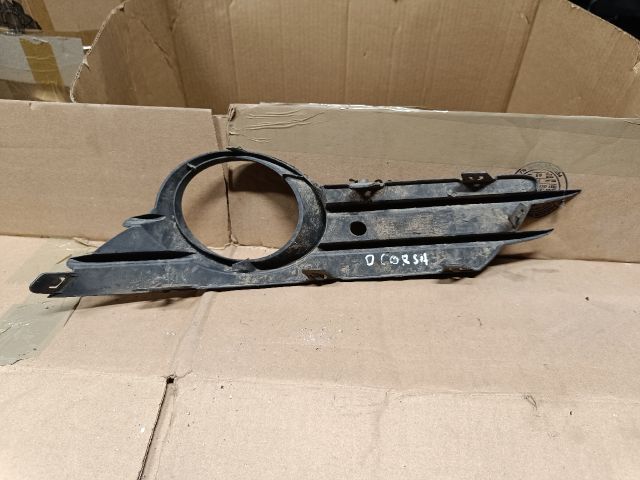 bontott OPEL CORSA D Jobb Ködlámpa Rács