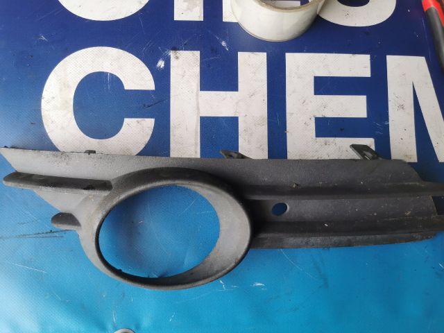 bontott OPEL CORSA D Jobb Ködlámpa Rács
