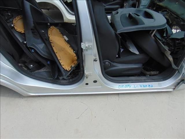 bontott OPEL CORSA D Jobb Küszöb