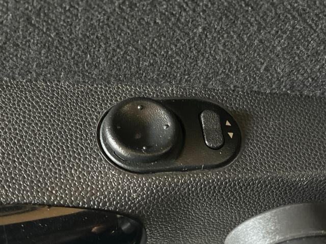 bontott OPEL CORSA D Jobb Oldalkárpit (2-3 ajtóshoz hátra)