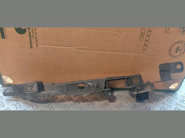 bontott OPEL CORSA D Jobb Sárvédő Oldaltartó