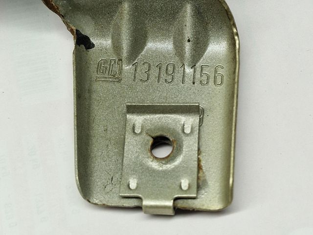 bontott OPEL CORSA D Jobb Sárvédő Oldaltartó