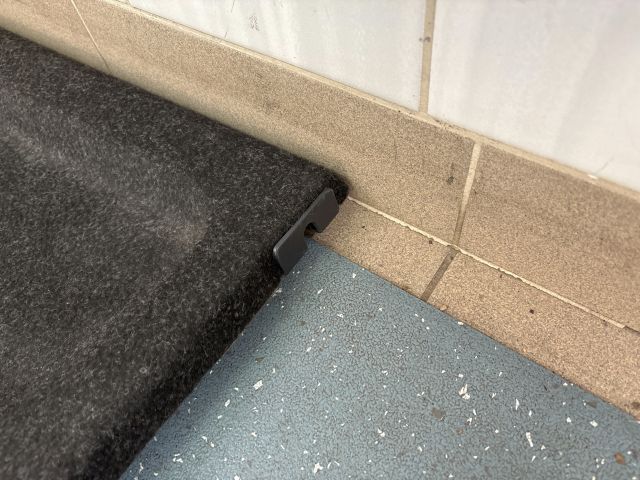 bontott OPEL CORSA D Kalaptartó