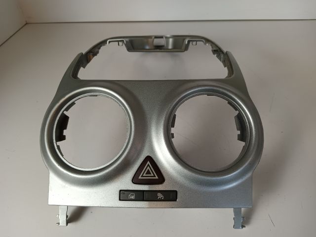 bontott OPEL CORSA D Középkonzol Keret