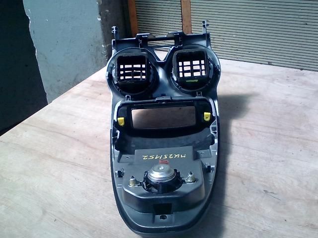 bontott OPEL CORSA D Középkonzol Keret