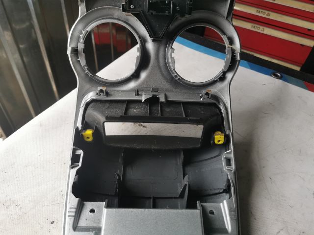 bontott OPEL CORSA D Középkonzol Keret