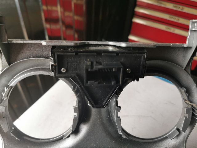 bontott OPEL CORSA D Középkonzol Keret