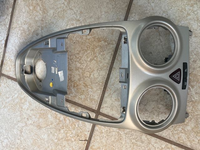 bontott OPEL CORSA D Középső Műszerfal Díszléc