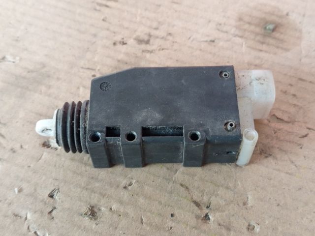 bontott OPEL CORSA D Központizár Motor Csomagtérajtó