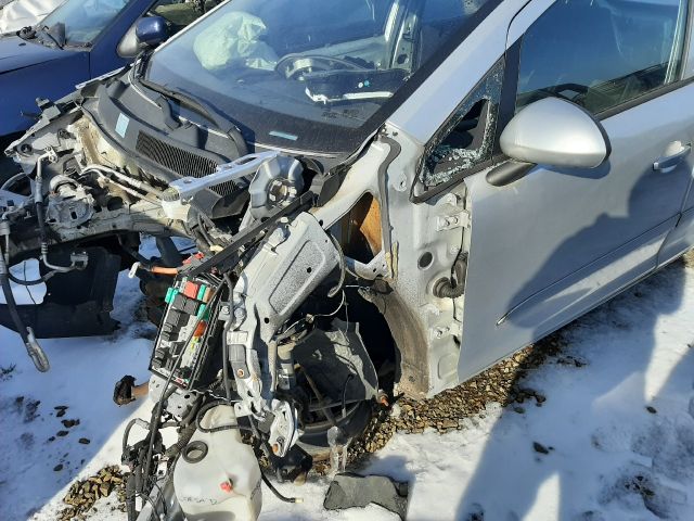 bontott OPEL CORSA D Levélrács