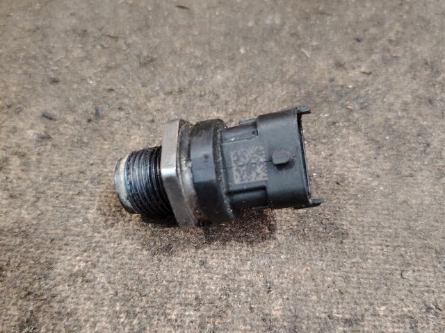 bontott OPEL CORSA D Nyomásszabályzó Szelep