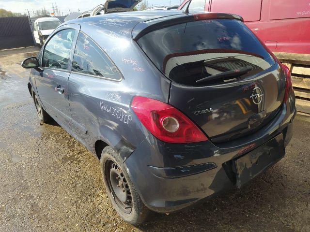 bontott OPEL CORSA D Pótféklámpa