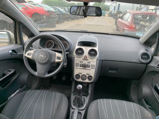 bontott OPEL CORSA D Rádió / CD