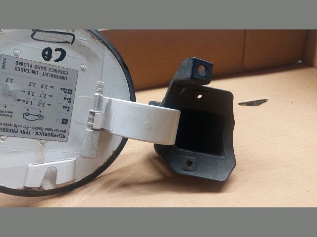 bontott OPEL CORSA D Tankajtó