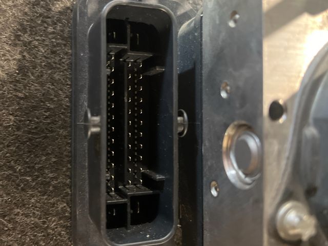 bontott OPEL CORSA E ABS Kocka