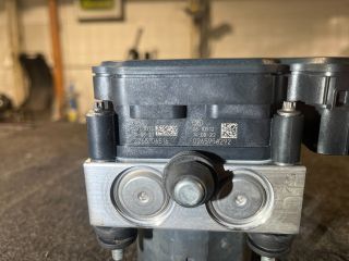 bontott OPEL CORSA E ABS Kocka