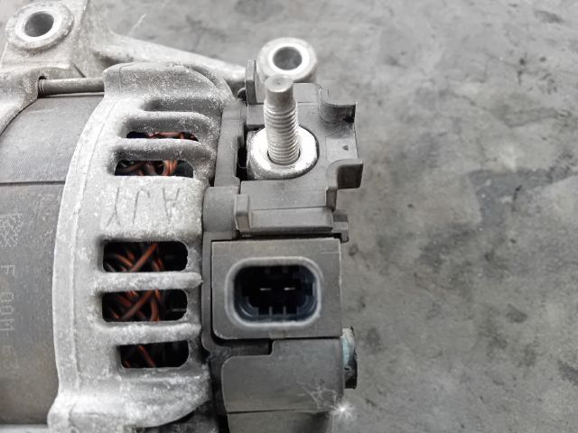 bontott OPEL CORSA E Generátor