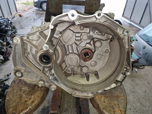 bontott OPEL CORSA E Váltó (Mechanikus)