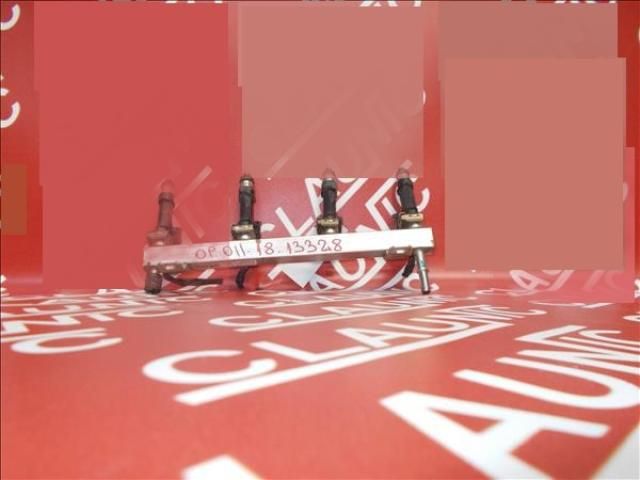 bontott OPEL CORSA E Porlasztó Sor / Híd