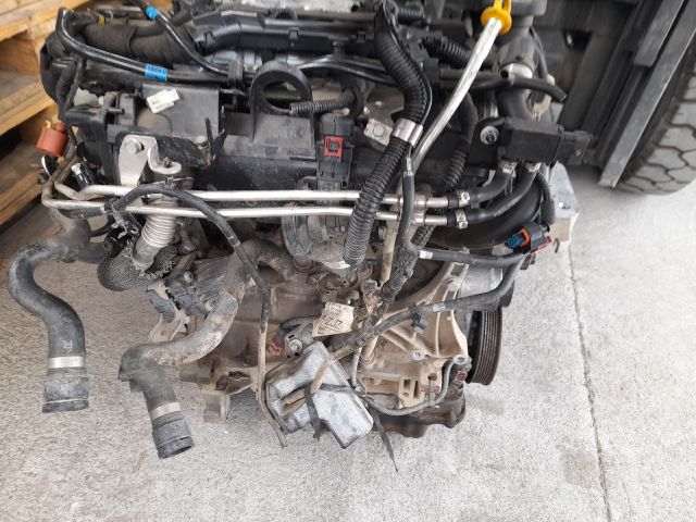 bontott OPEL CORSA E Komplett Motor (Segédberendezésekkel)