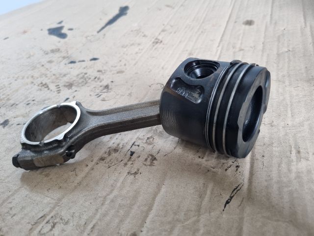 bontott OPEL CORSA E Dugattyú és Hajtókar