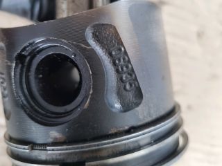 bontott OPEL CORSA E Dugattyú és Hajtókar