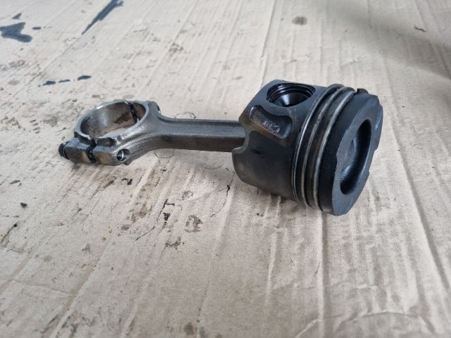 bontott OPEL CORSA E Dugattyú és Hajtókar