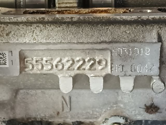 bontott OPEL CORSA E Hengerfej