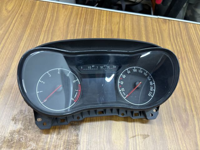 bontott OPEL CORSA E Kilométeróra