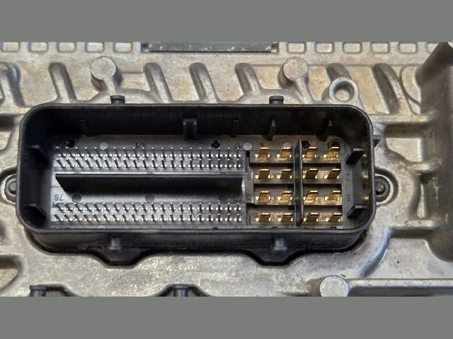 bontott OPEL CORSA E Motorvezérlő