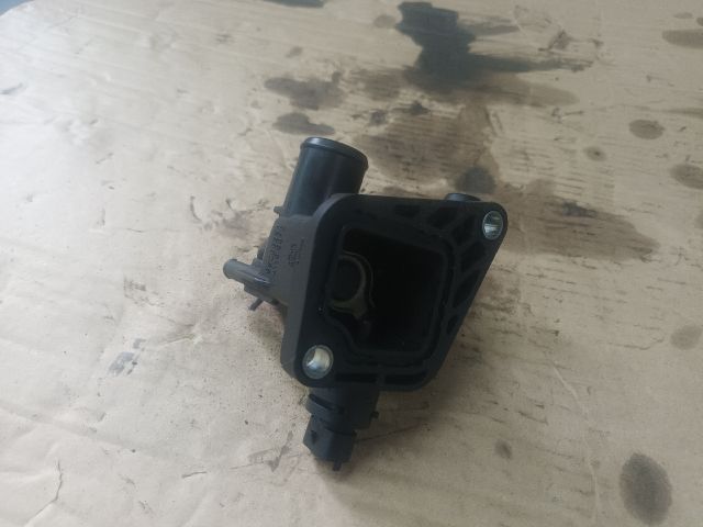 bontott OPEL CORSA E Termosztátház