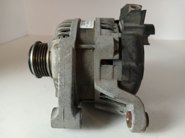 bontott OPEL CORSA E Generátor