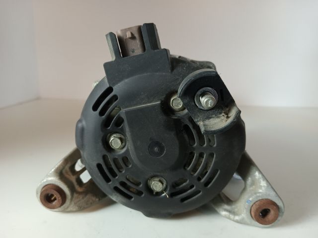 bontott OPEL CORSA E Generátor